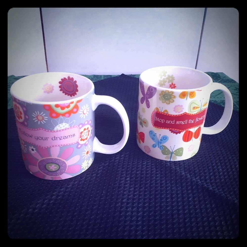 A set of 2 Mugs